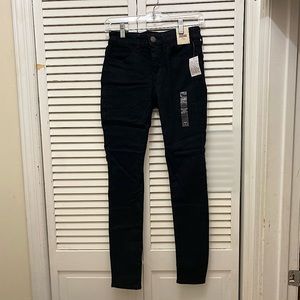 BLACK STRETCH LOW RISE JEGGINGS